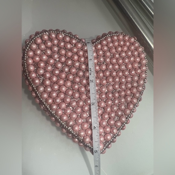 Elegant Pearl Heart Decor - Romantic Accent Piece - Picture 8 of 9
